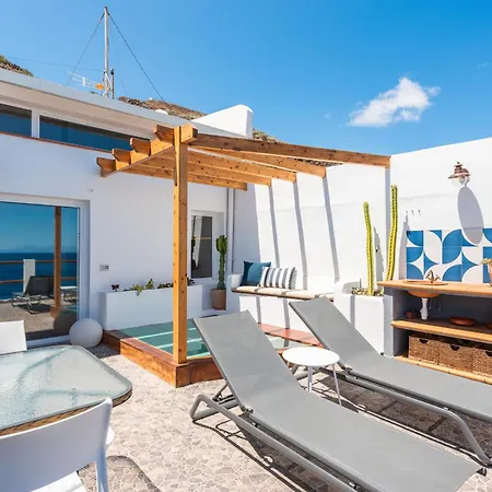 Vakantiehuis Luminous Loft Next To The Atlantic Ocean *