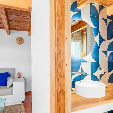 Vakantiehuis Luminous Loft Next To The Atlantic Ocean Radazul