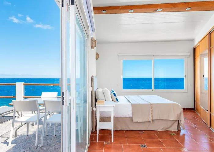 Luminous Loft Next To The Atlantic Ocean Prázdninový dům Radazul