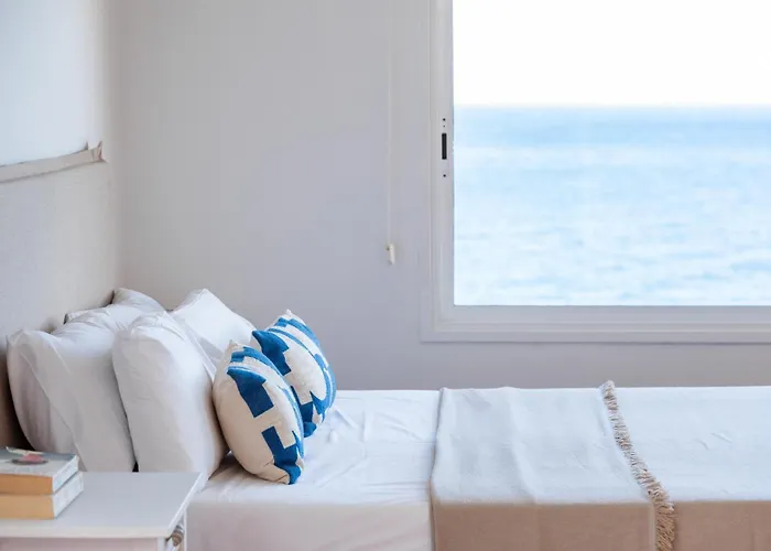 Luminous Loft Next To The Atlantic Ocean